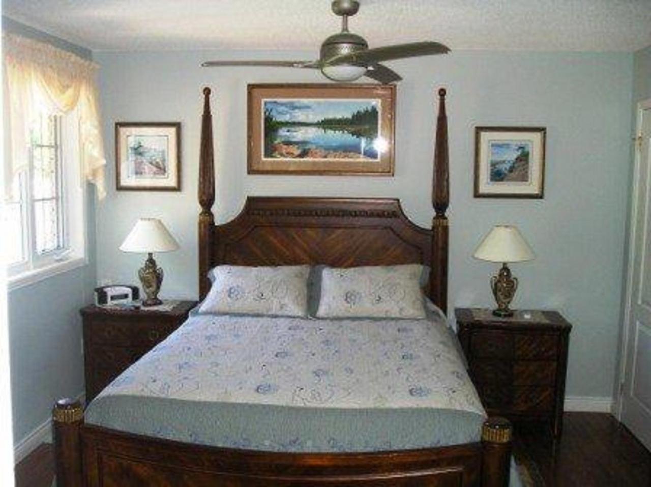 Tucked Inn The Harbour B&B Victoria Harbour Extérieur photo